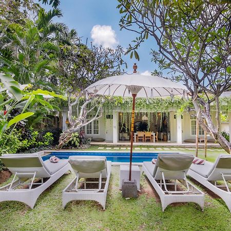 Villa Lodek Deluxe Seminyak Esterno foto