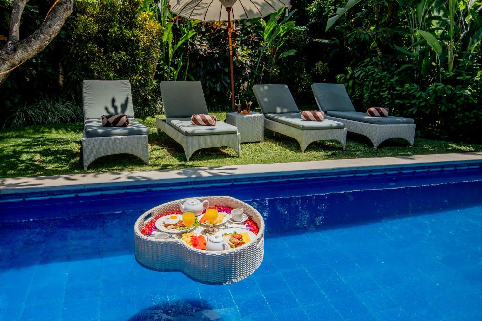 Villa Lodek Deluxe Seminyak Esterno foto