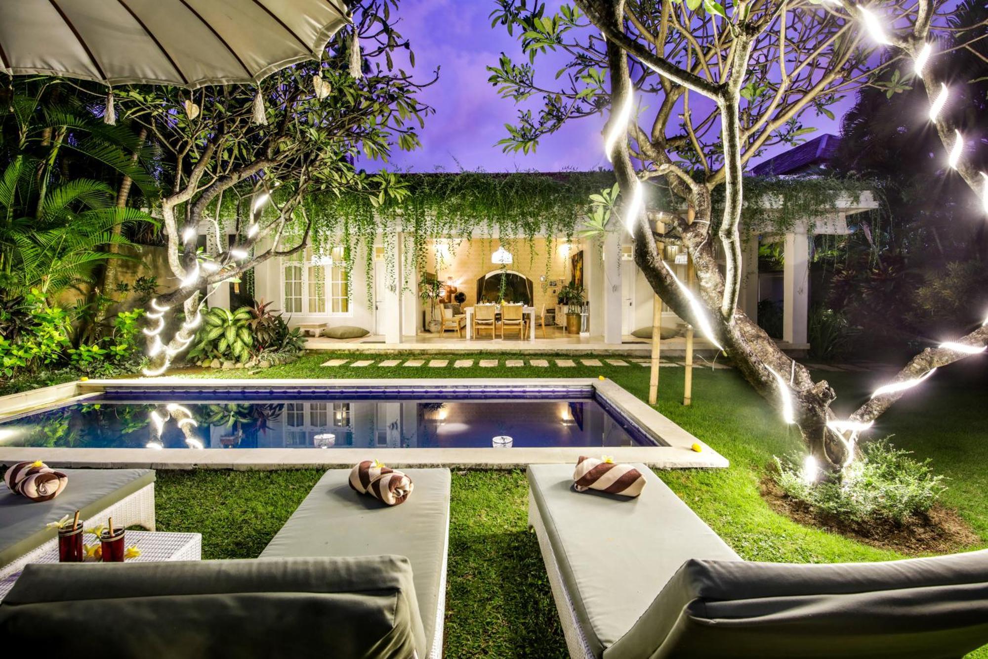 Villa Lodek Deluxe Seminyak Esterno foto