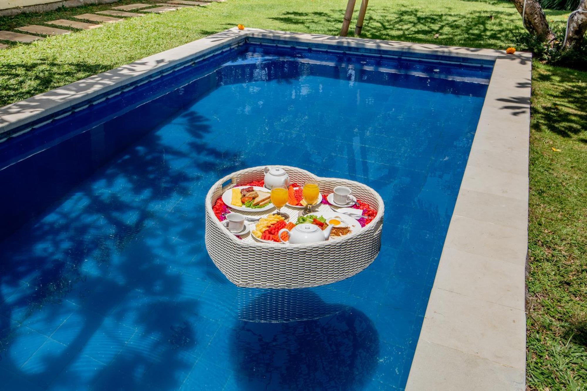 Villa Lodek Deluxe Seminyak Esterno foto