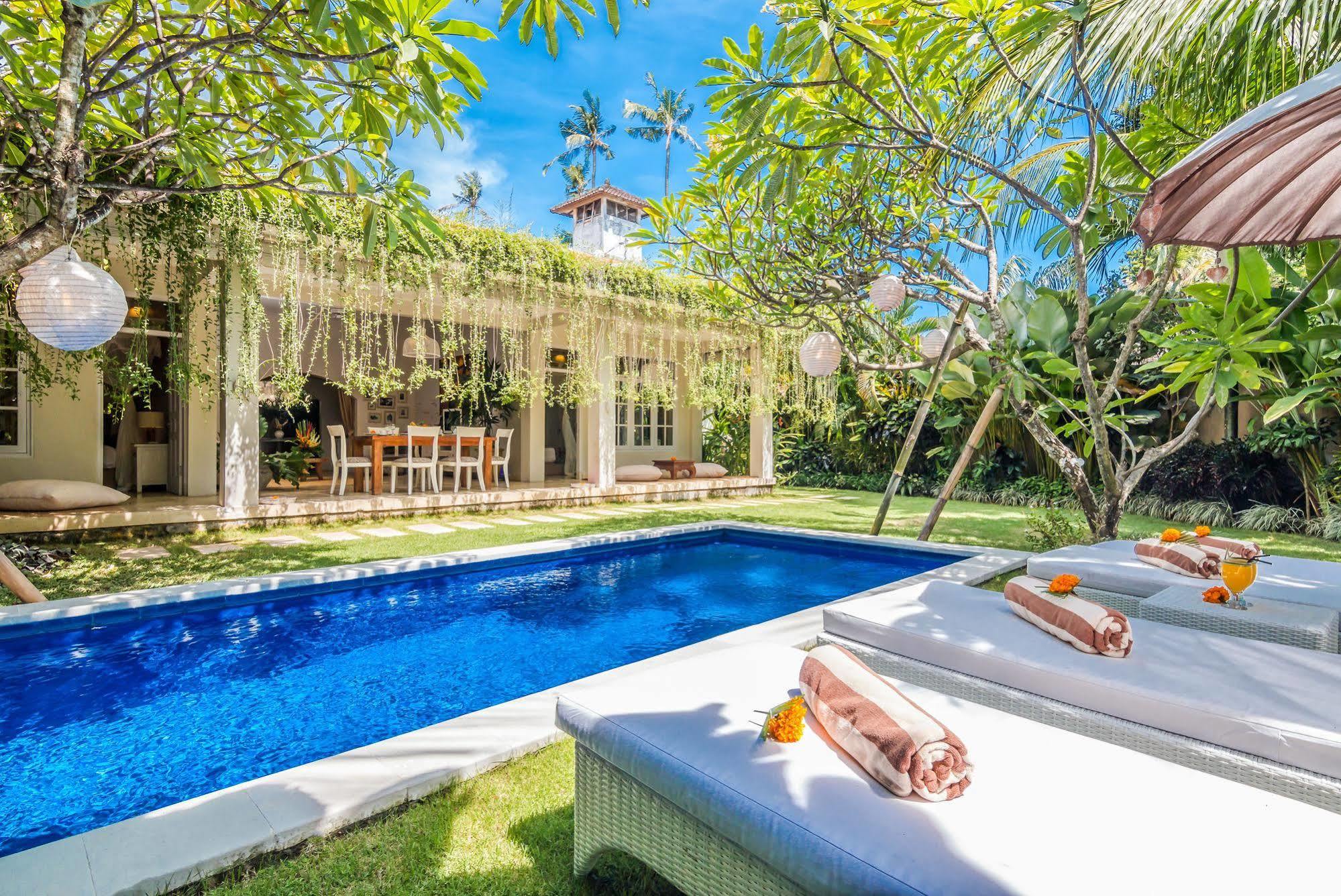 Villa Lodek Deluxe Seminyak Esterno foto